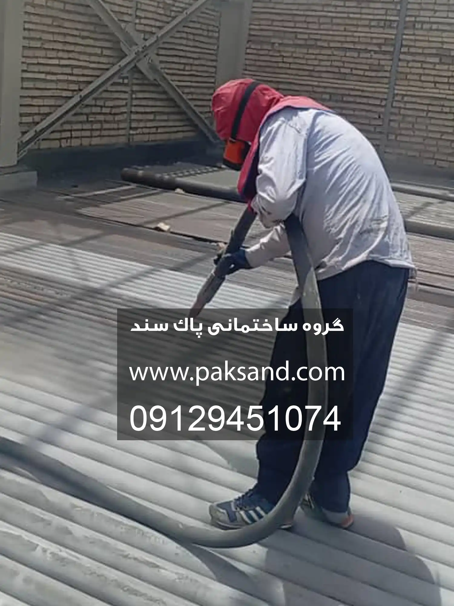 سندبلاست حرفه‌ای؛ راهکاری مطمئن برای آماده‌سازی سطوح فلزی و بتنی