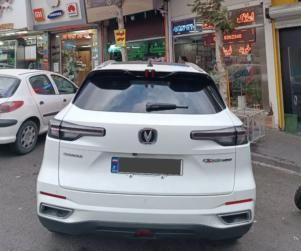 نصب برچسب نانو سرامیک شیشه اتومبیل